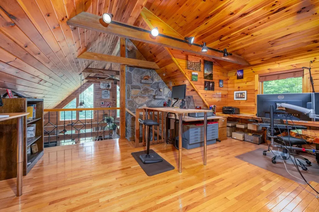 10 Hermit Hollow Lane Sutton NH 03273