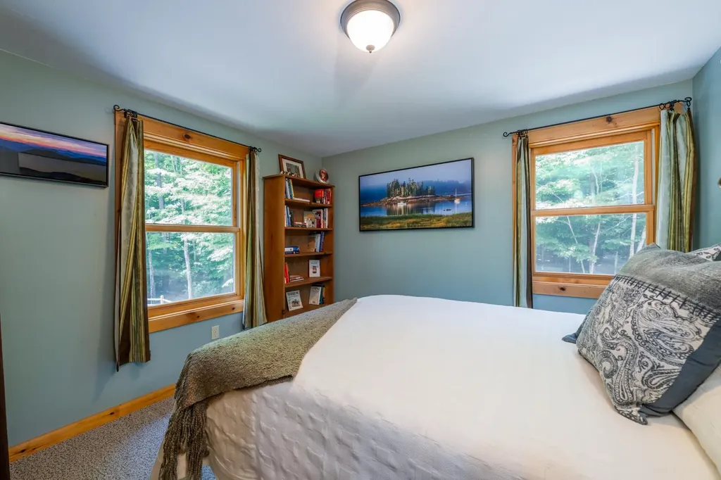 10 Hermit Hollow Lane Sutton NH 03273