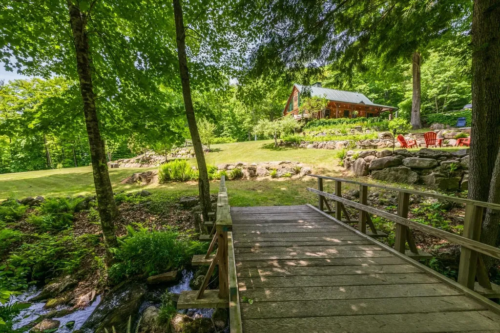 10 Hermit Hollow Lane Sutton NH 03273