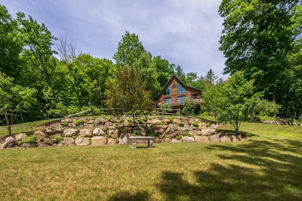 10 Hermit Hollow Lane Sutton NH 03273