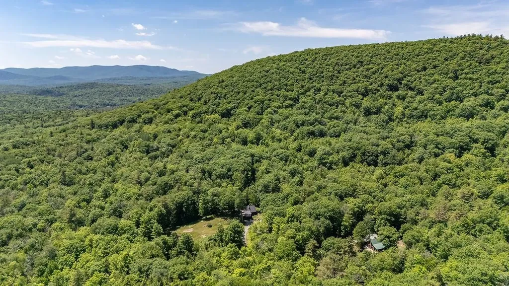 10 Hermit Hollow Lane Sutton NH 03273