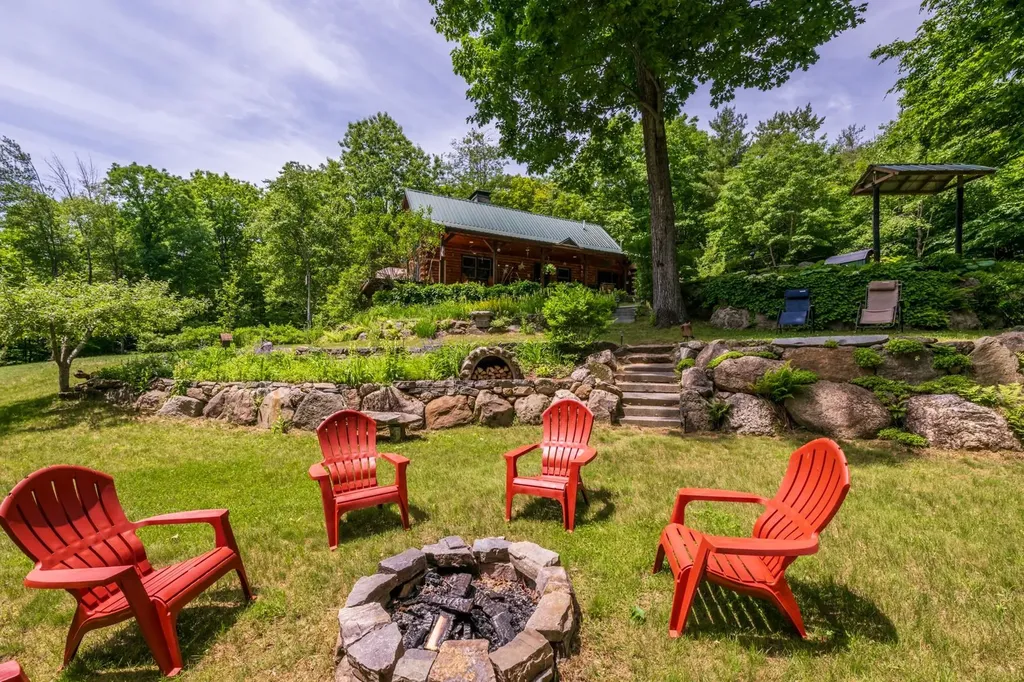 10 Hermit Hollow Lane Sutton NH 03273