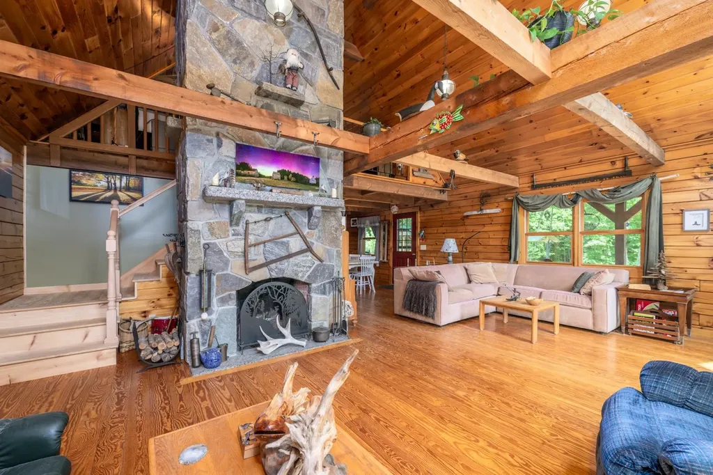 10 Hermit Hollow Lane Sutton NH 03273