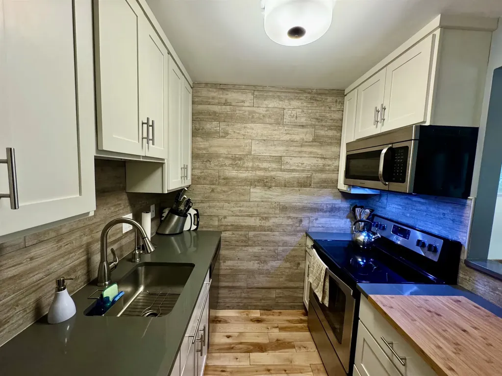 63 Sugar Run Fayston VT 05673