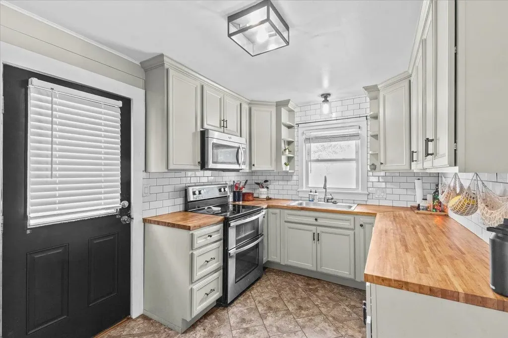 2 Maplewood Drive South Burlington VT 05403
