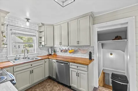2 Maplewood Drive South Burlington VT 05403