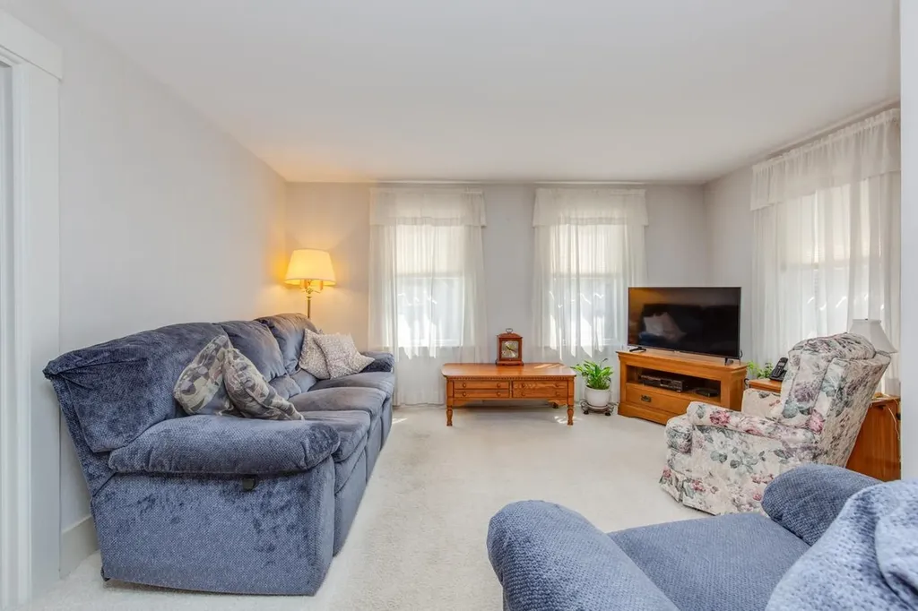 75 Ash Street Nashua NH 03060