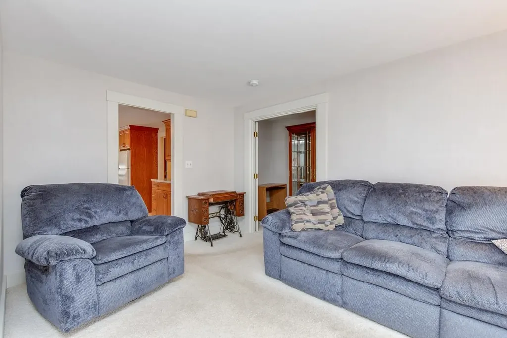 75 Ash Street Nashua NH 03060