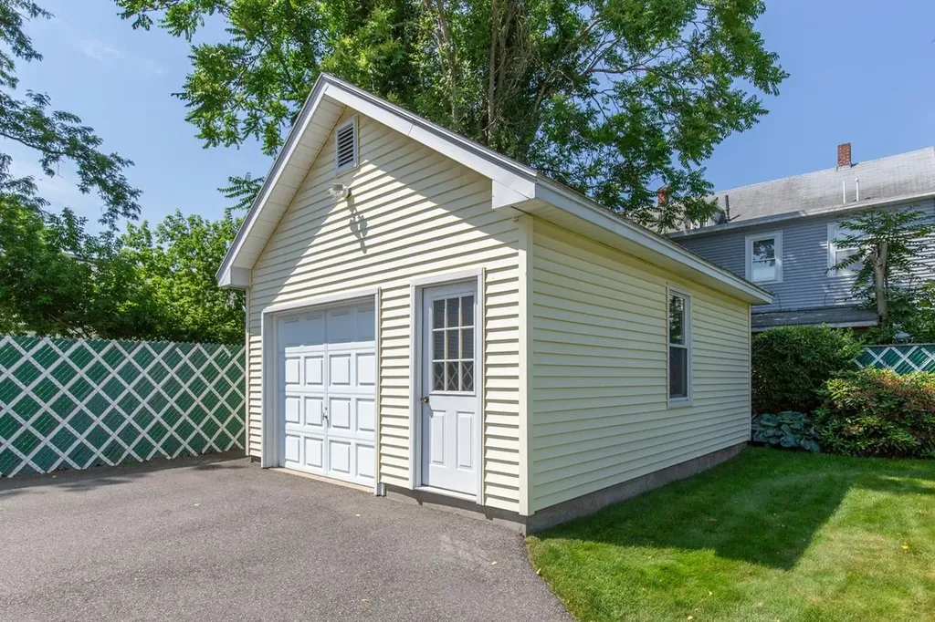 75 Ash Street Nashua NH 03060