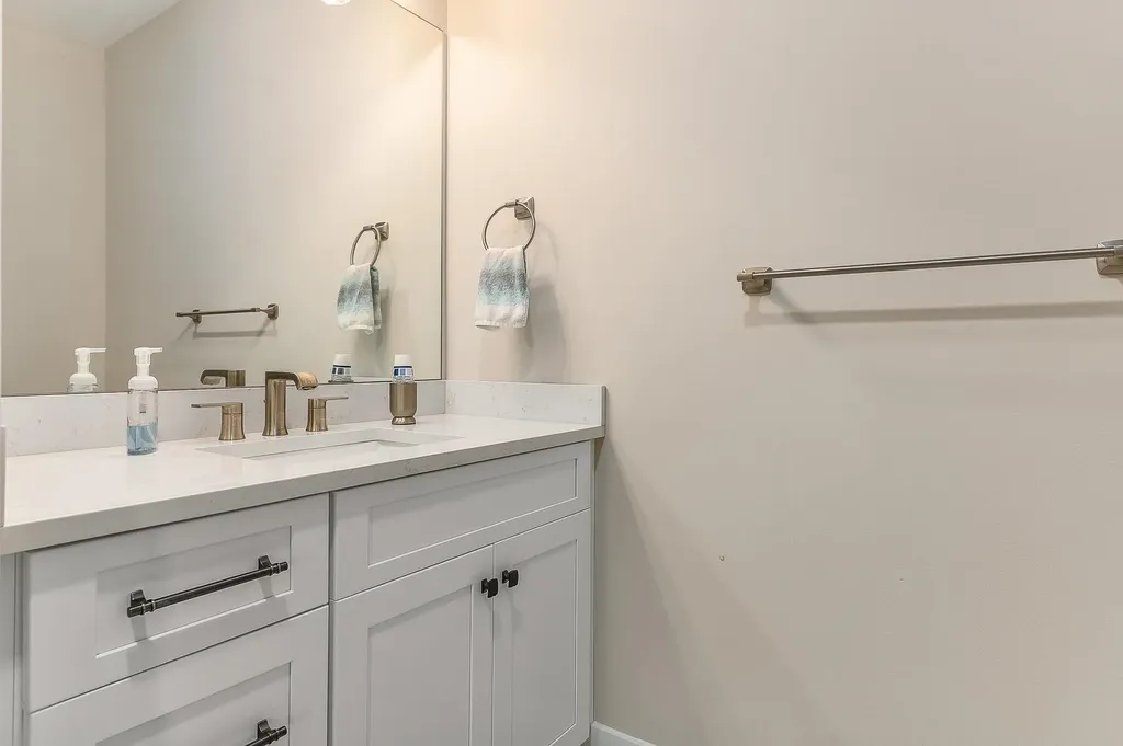 3 Thompson Way Rye NH 03870