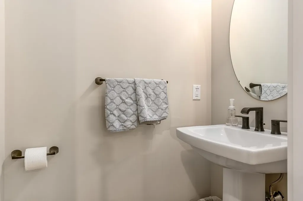 3 Thompson Way Rye NH 03870