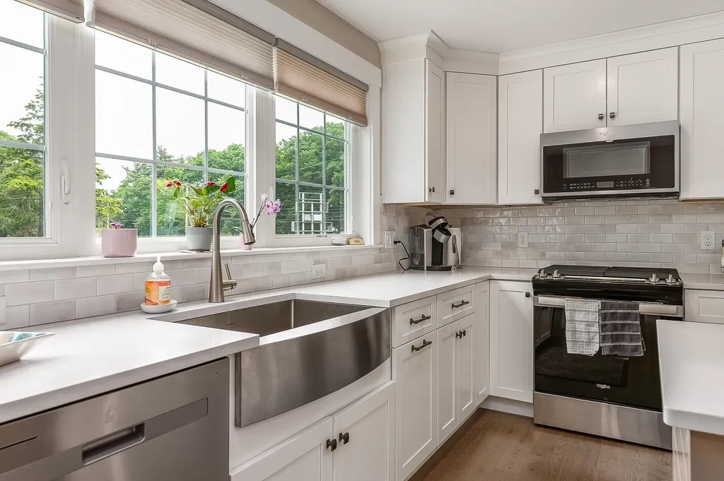 3 Thompson Way Rye NH 03870