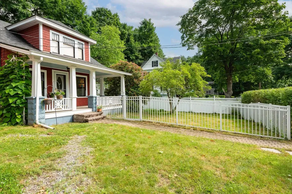 27 Philbrick Road Kittery ME 03904