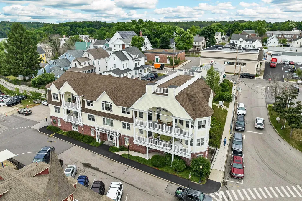 61-3 Central Avenue Wolfeboro NH 03894