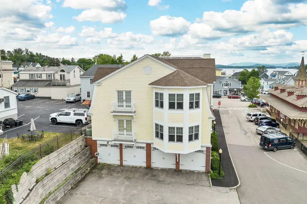 61-3 Central Avenue Wolfeboro NH 03894