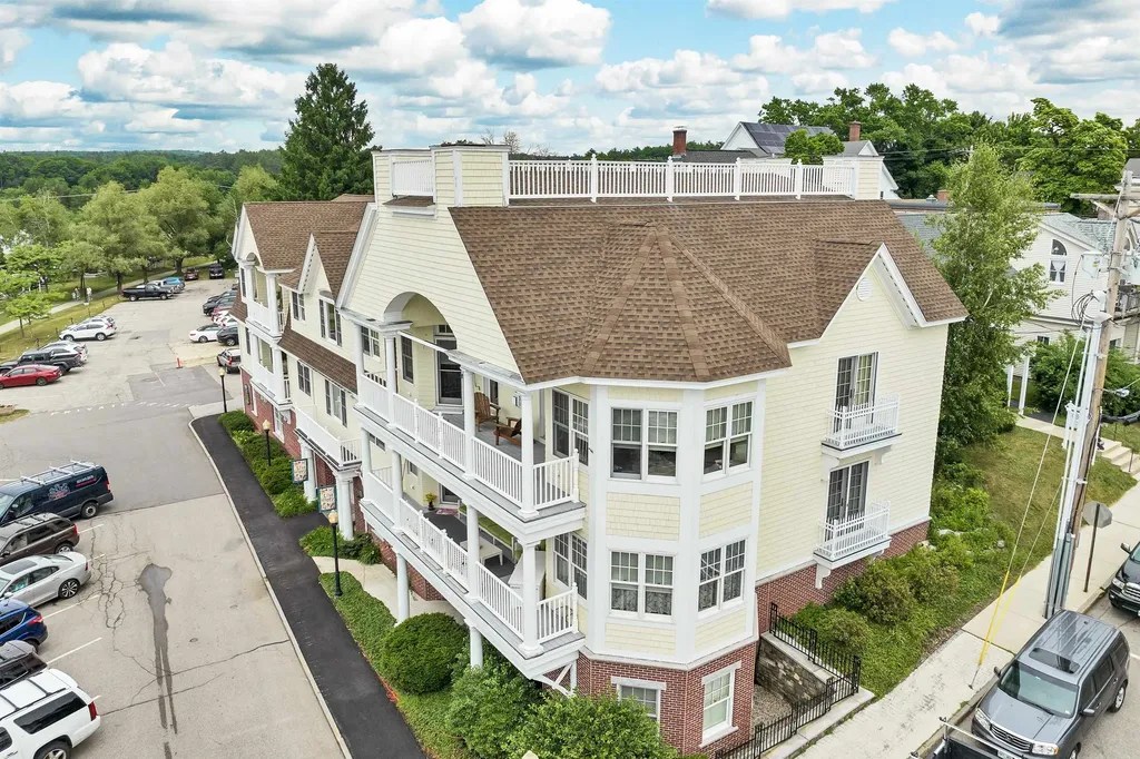 61-3 Central Avenue Wolfeboro NH 03894