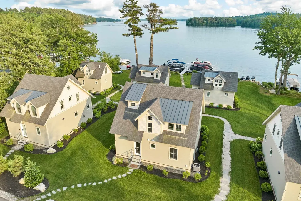 14 Lake Shore Drive Moultonborough NH 03254