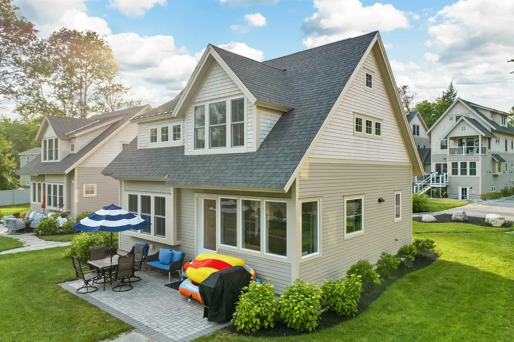 14 Lake Shore Drive Moultonborough NH 03254