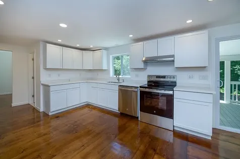 35 Rowe Drive Fremont NH 03044