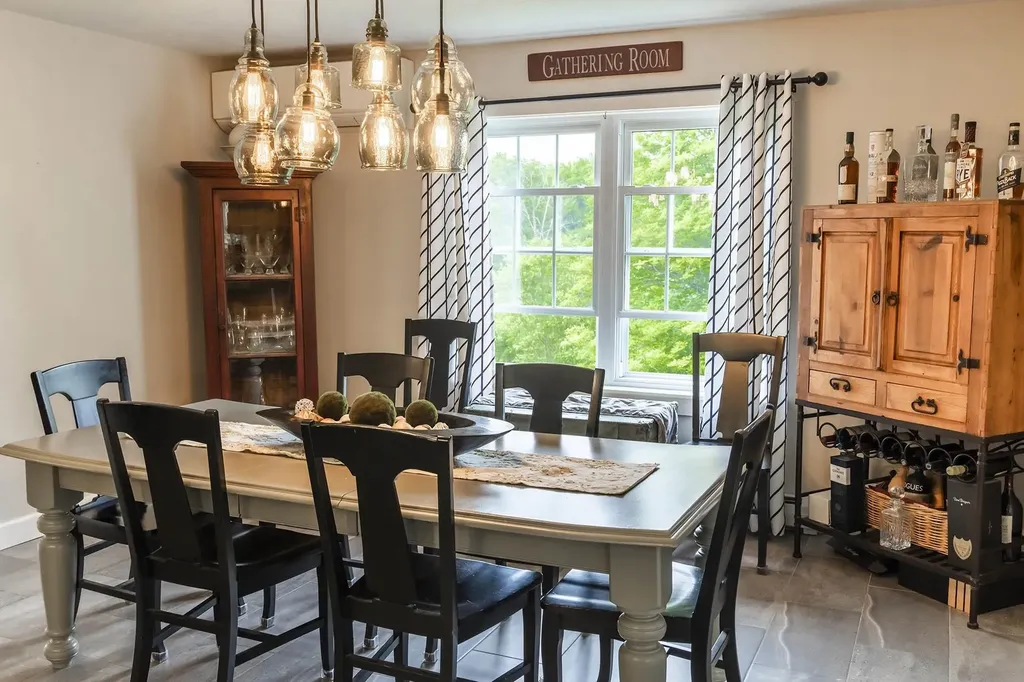 86 Appletree Lane Newport City VT 05855