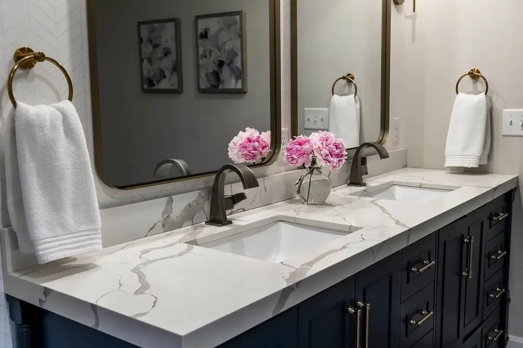 86 Appletree Lane Newport City VT 05855