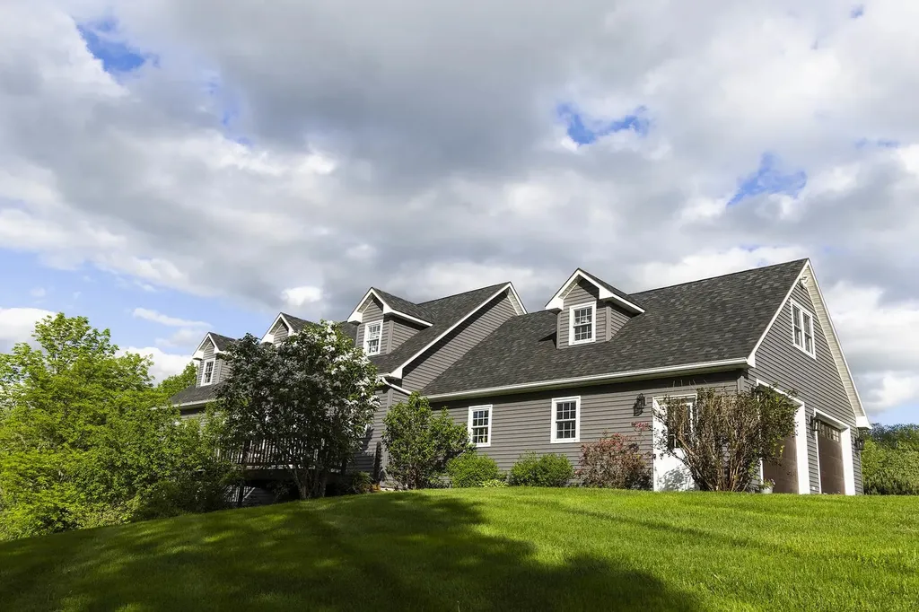 86 Appletree Lane Newport City VT 05855