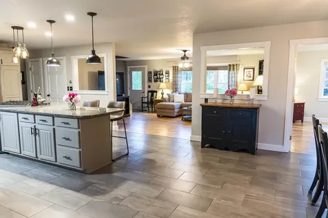 86 Appletree Lane Newport City VT 05855