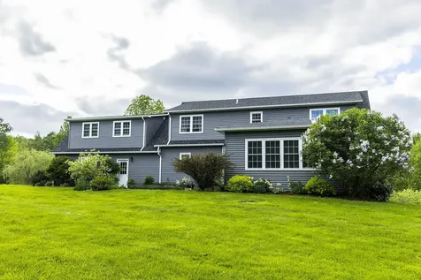 86 Appletree Lane Newport City VT 05855