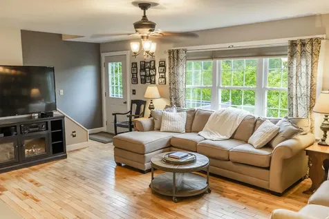 86 Appletree Lane Newport City VT 05855