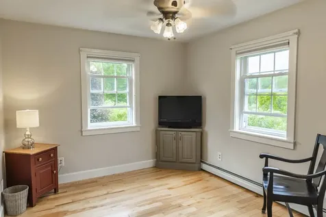 86 Appletree Lane Newport City VT 05855