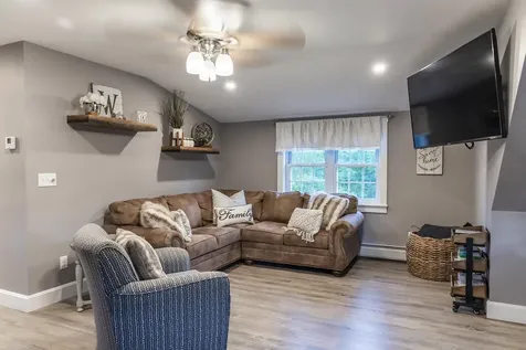 86 Appletree Lane Newport City VT 05855