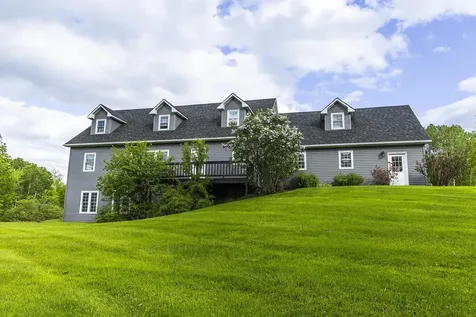86 Appletree Lane Newport City VT 05855