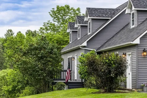 86 Appletree Lane Newport City VT 05855