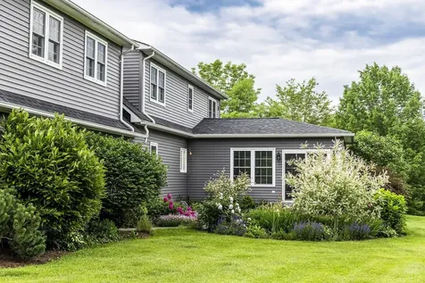 86 Appletree Lane Newport City VT 05855