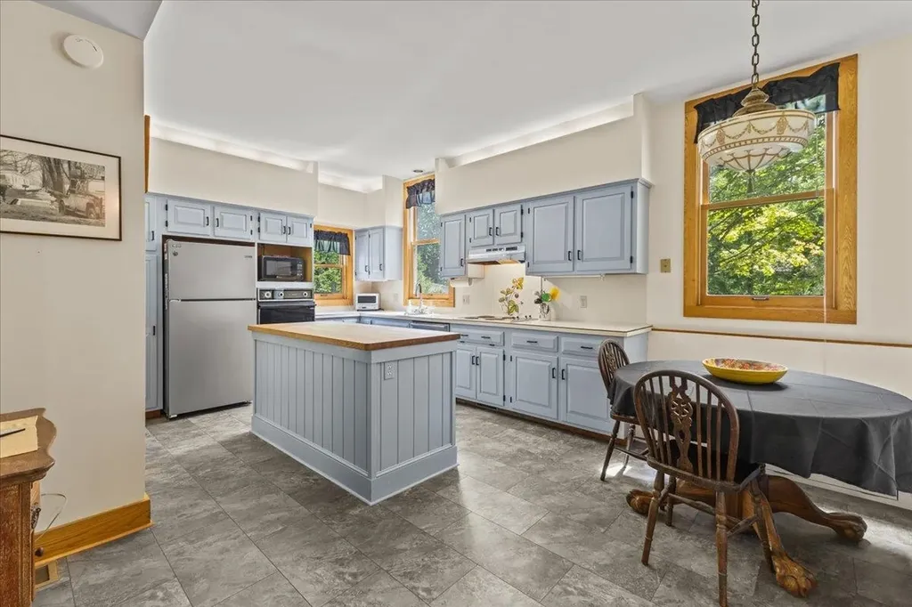 50 Commonwealth Avenue Hyde Park VT 05655