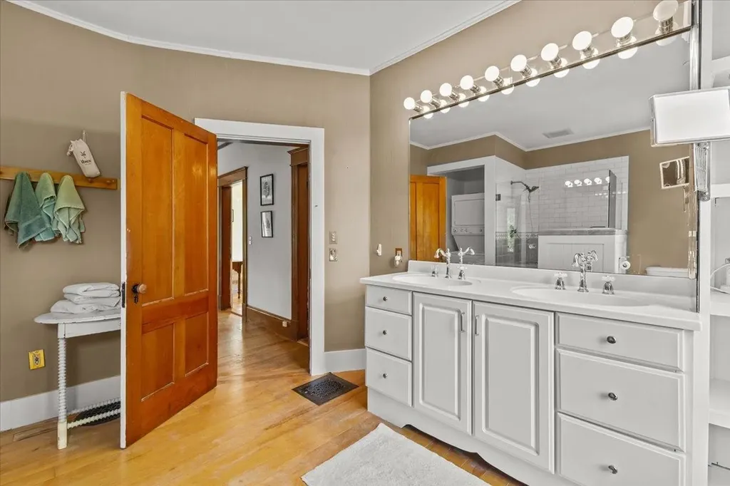 50 Commonwealth Avenue Hyde Park VT 05655