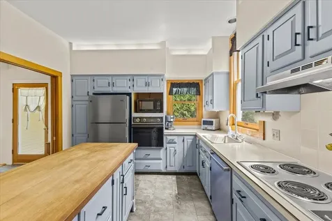 50 Commonwealth Avenue Hyde Park VT 05655