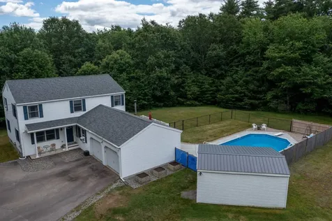 5 Reinfuss Lane Kingston NH 03848