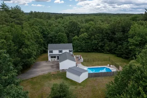 5 Reinfuss Lane Kingston NH 03848