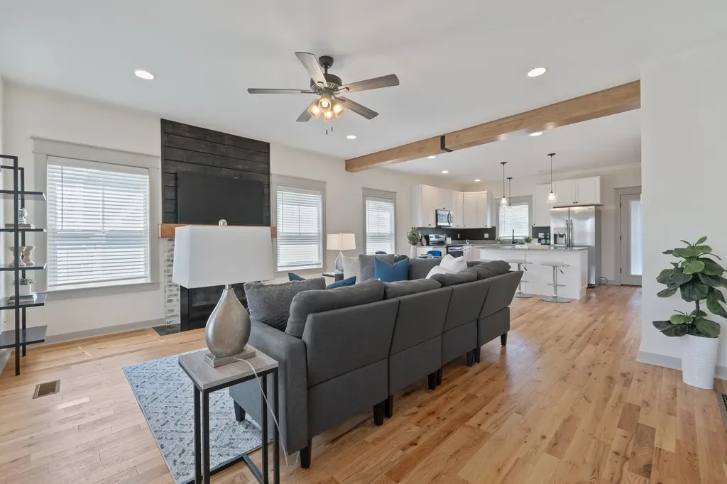 16 Eisenhower Drive Rochester NH 03867
