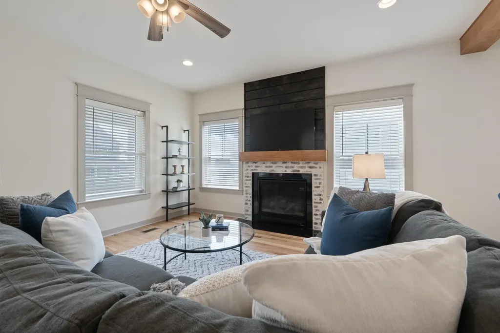16 Eisenhower Drive Rochester NH 03867