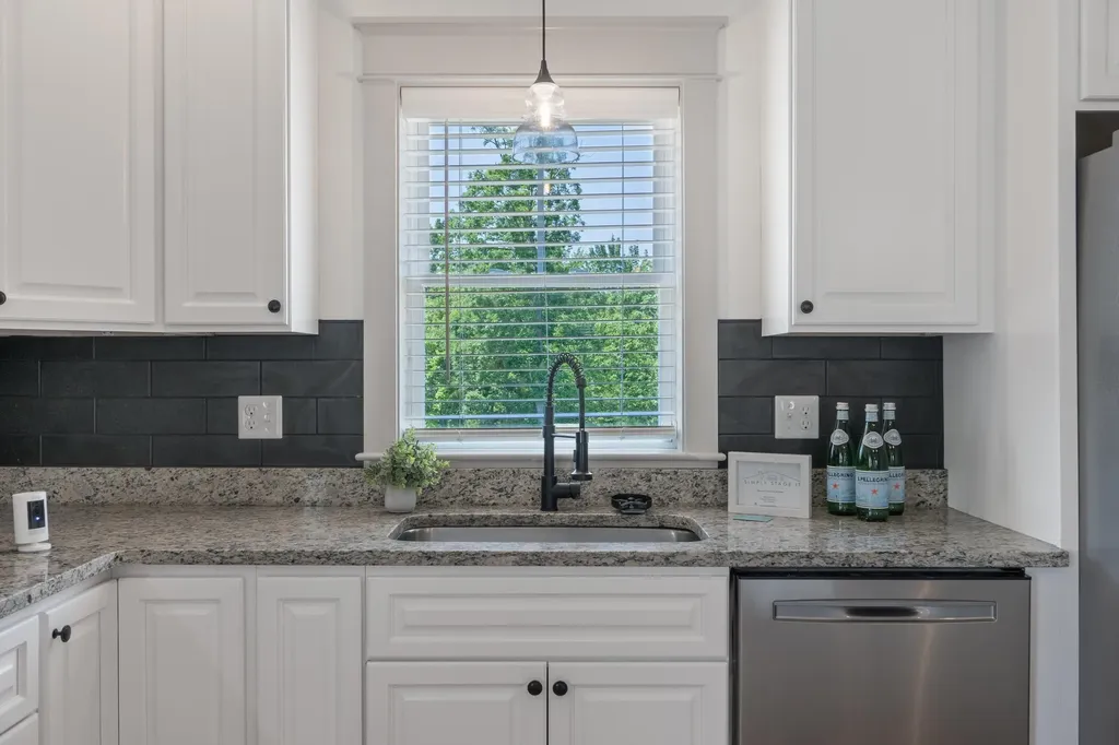 16 Eisenhower Drive Rochester NH 03867