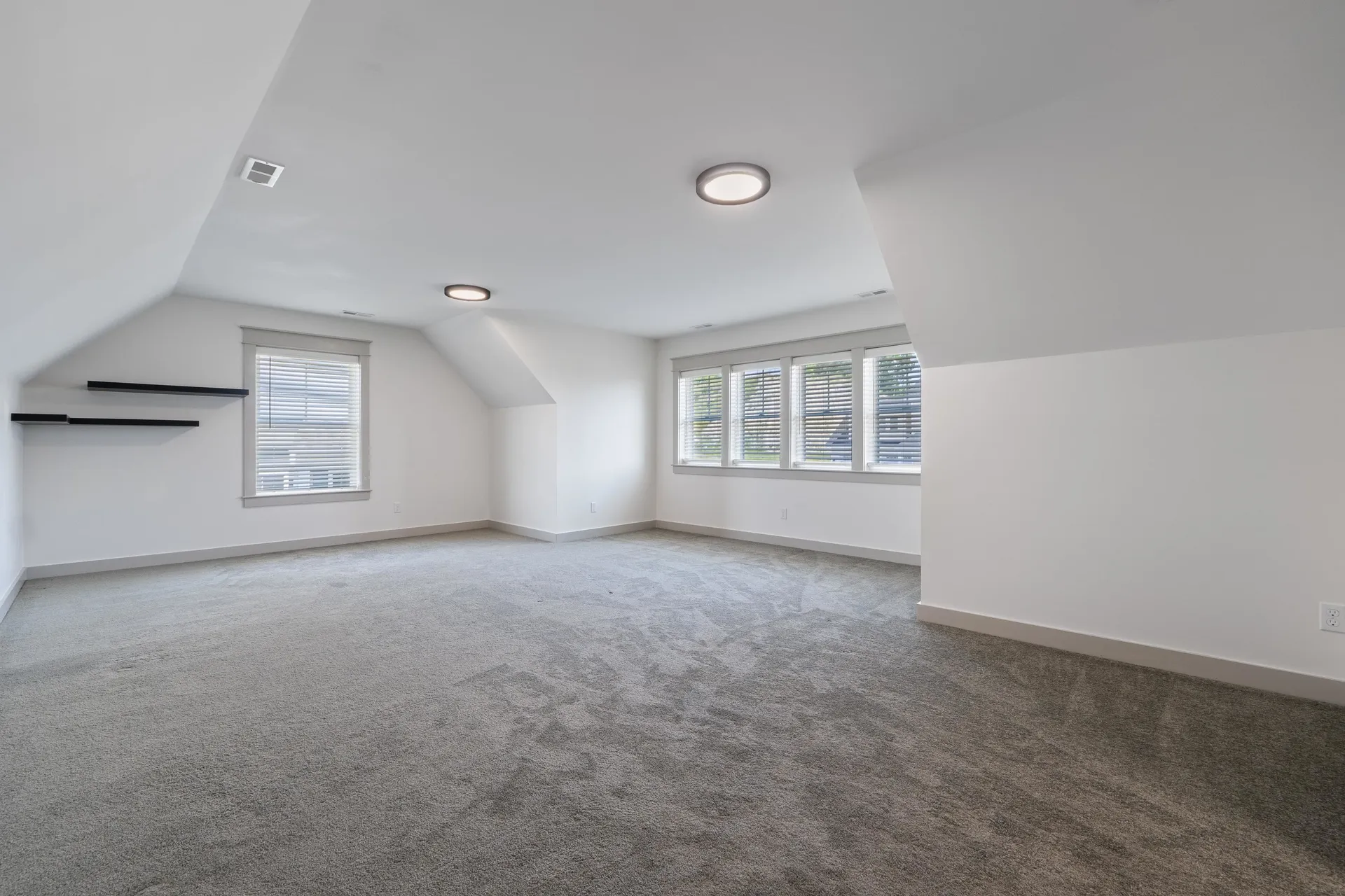 16 Eisenhower Drive Rochester NH 03867