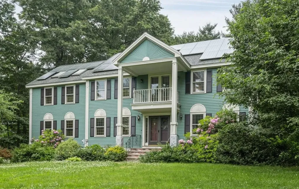 6 Isabella Drive Londonderry NH 03053