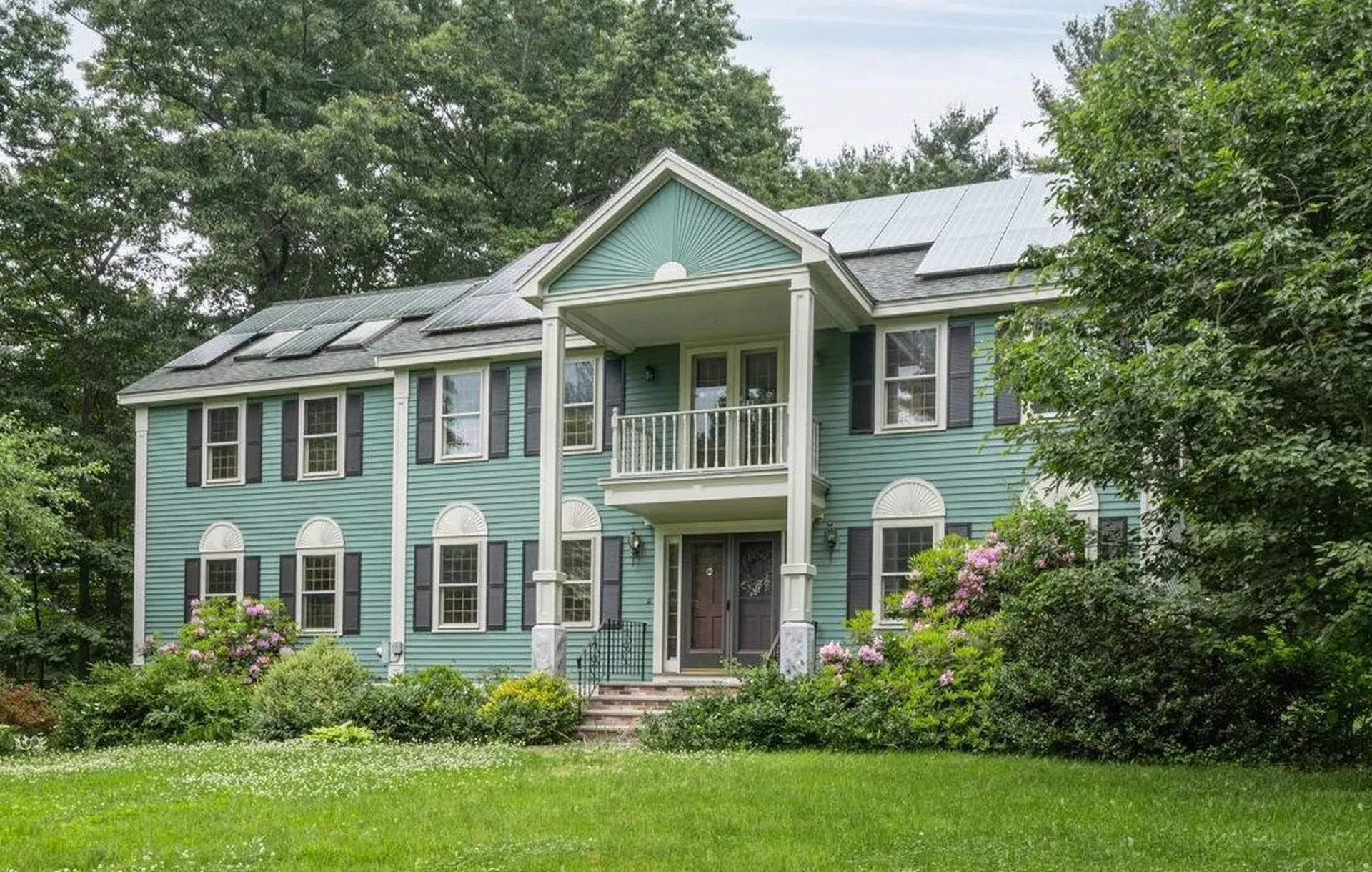 6 Isabella Drive Londonderry NH 03053