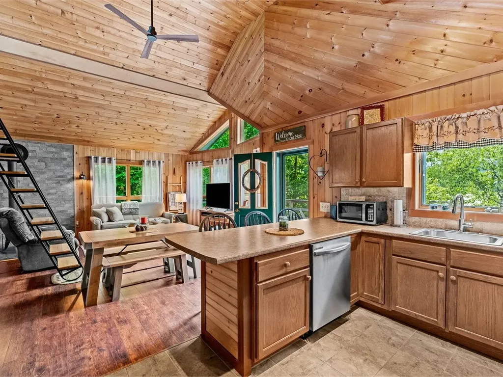512 Delong Lane Shoreham VT 05770