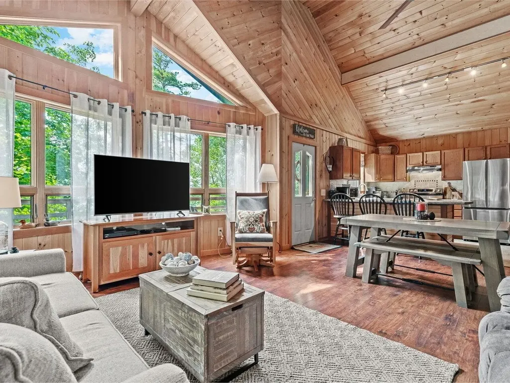 512 Delong Lane Shoreham VT 05770