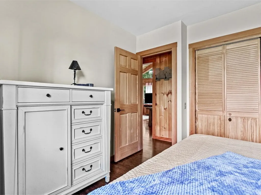 512 Delong Lane Shoreham VT 05770