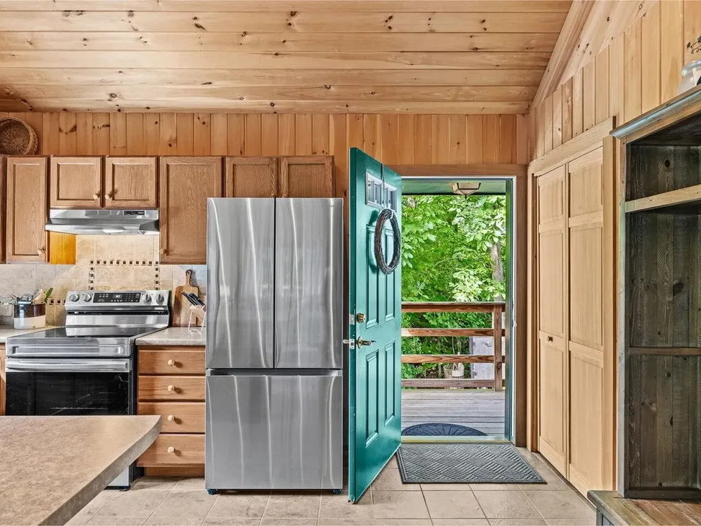 512 Delong Lane Shoreham VT 05770