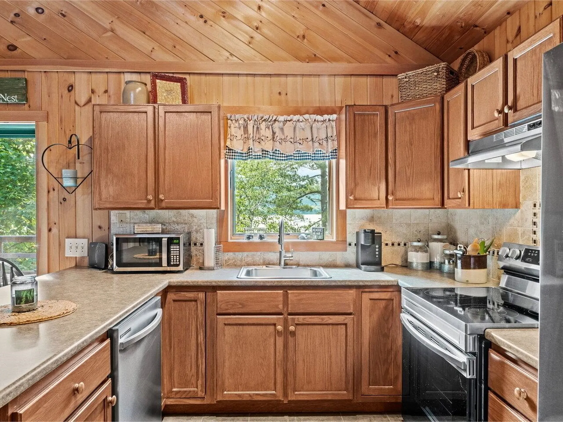 512 Delong Lane Shoreham VT 05770